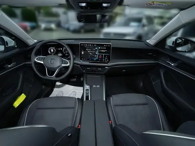 Gebraucht VW Passat 150 PS (110 kW) 2025 Weiß Kombi