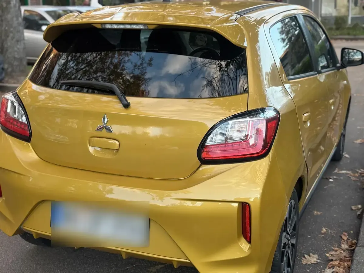Gebraucht Mitsubishi Space Star 80 PS (58 kW) 2026 Gold Kleinwagen