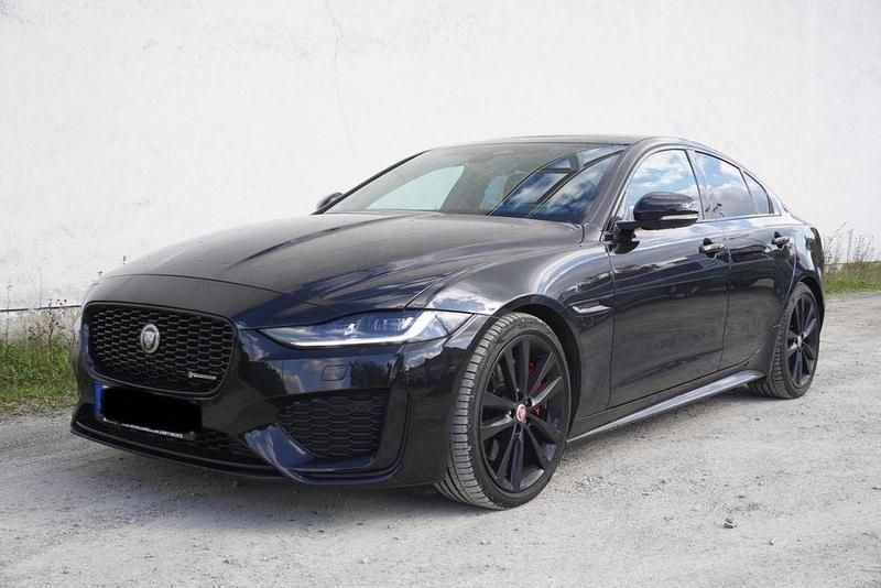 Gebraucht Jaguar XE R-Dynamic 204 PS (150 kW) 2023 Schwarz Limousine