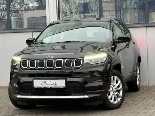 Käytetty Jeep Compass 131 HP (96 kW) 2024 Musta Katumaasturi