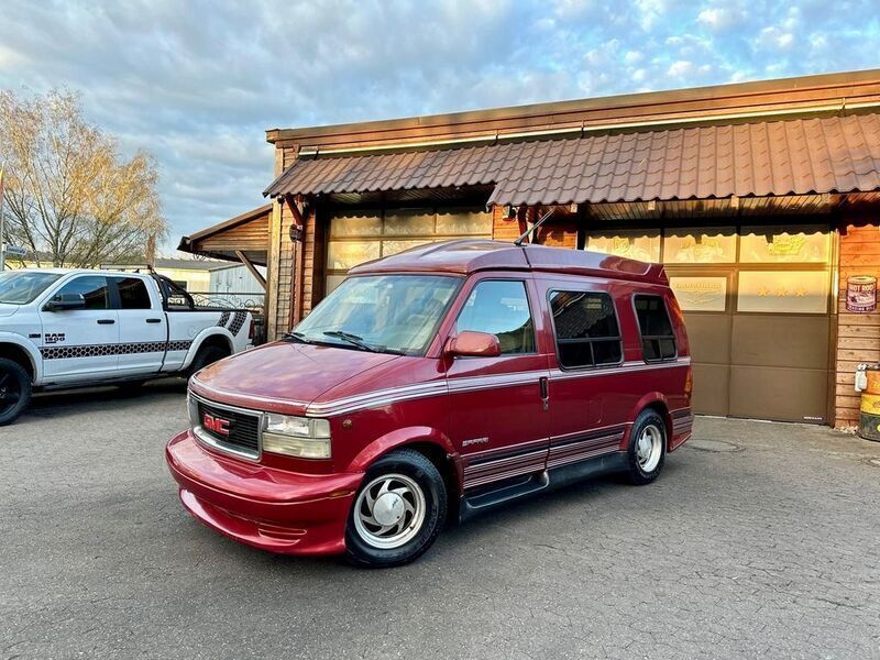 Red metallic Gebraucht 1995 GMC Safari Van / Kleinbus | 13.900 € - Bild 1/4