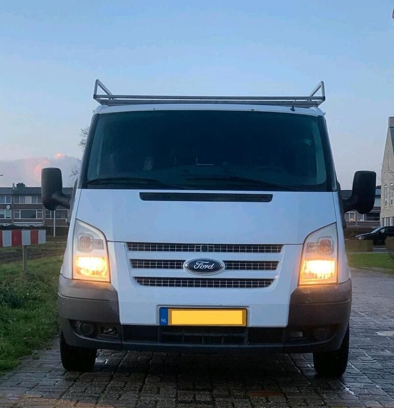 Weiß Gebraucht 2012 Ford Transit Van / Kleinbus | 6.900 € (Etwas zu teuer) - Bild 1/4
