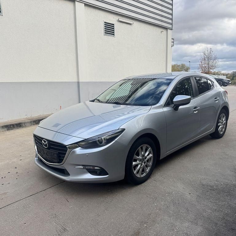 Silber Gebraucht 2018 Mazda 3 Exclusive-Line Limousine | 9.800 € (Fairer Preis) - Bild 1/4