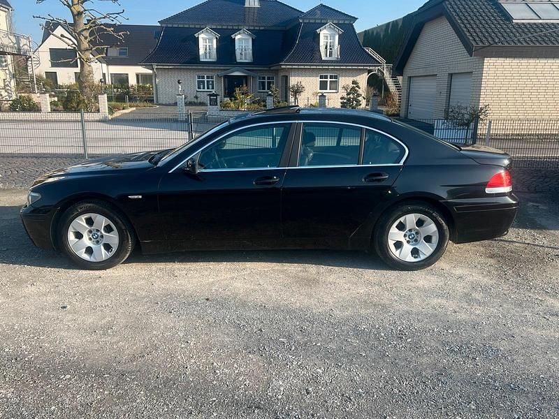 Gebraucht BMW 745 333 PS (244 kW) 2002 Schwarz Limousine