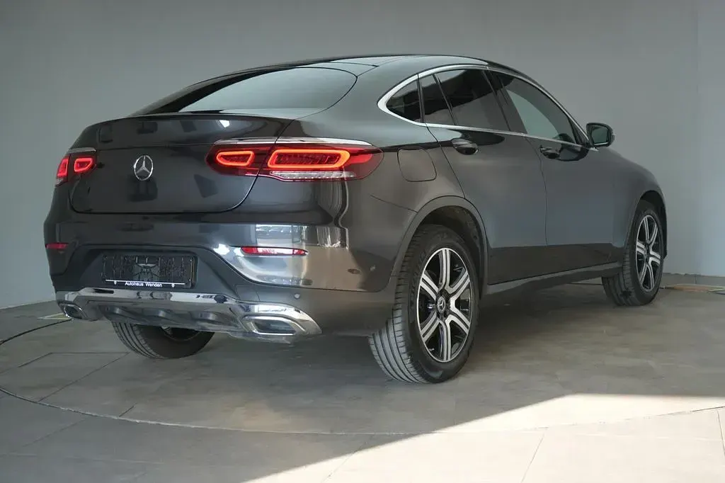 Gebraucht Mercedes GLC220 194 PS (142 kW) 2022 Grau Limousine