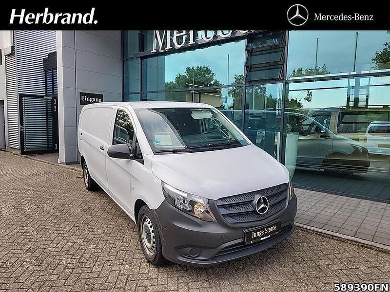 Weiss Gebraucht 2024 Mercedes Vito Van / Kleinbus | 36.759 € (Etwas zu teuer) - Bild 1/4