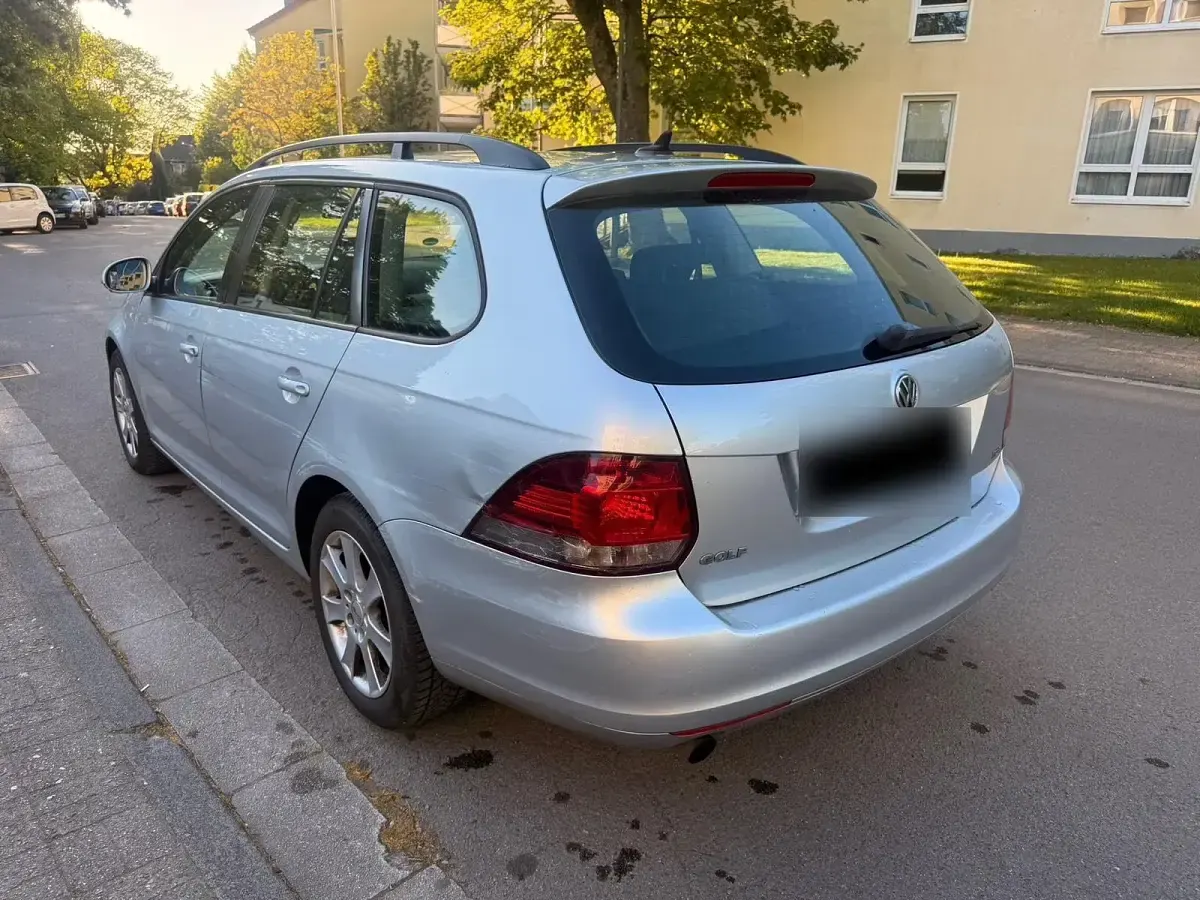 Gebraucht VW Golf VI 105 PS (77 kW) 2010 Silber Kleinwagen
