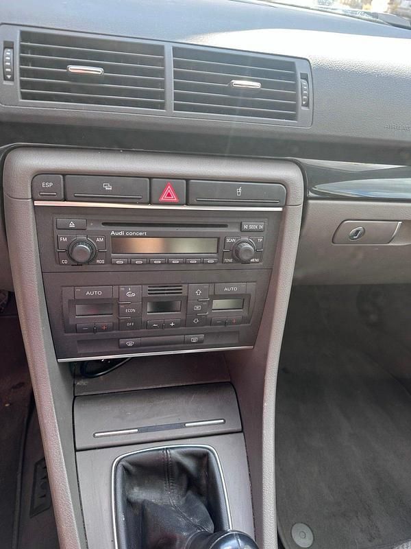 Gebraucht Audi A4 150 PS (110 kW) 2004 Grau Kombi