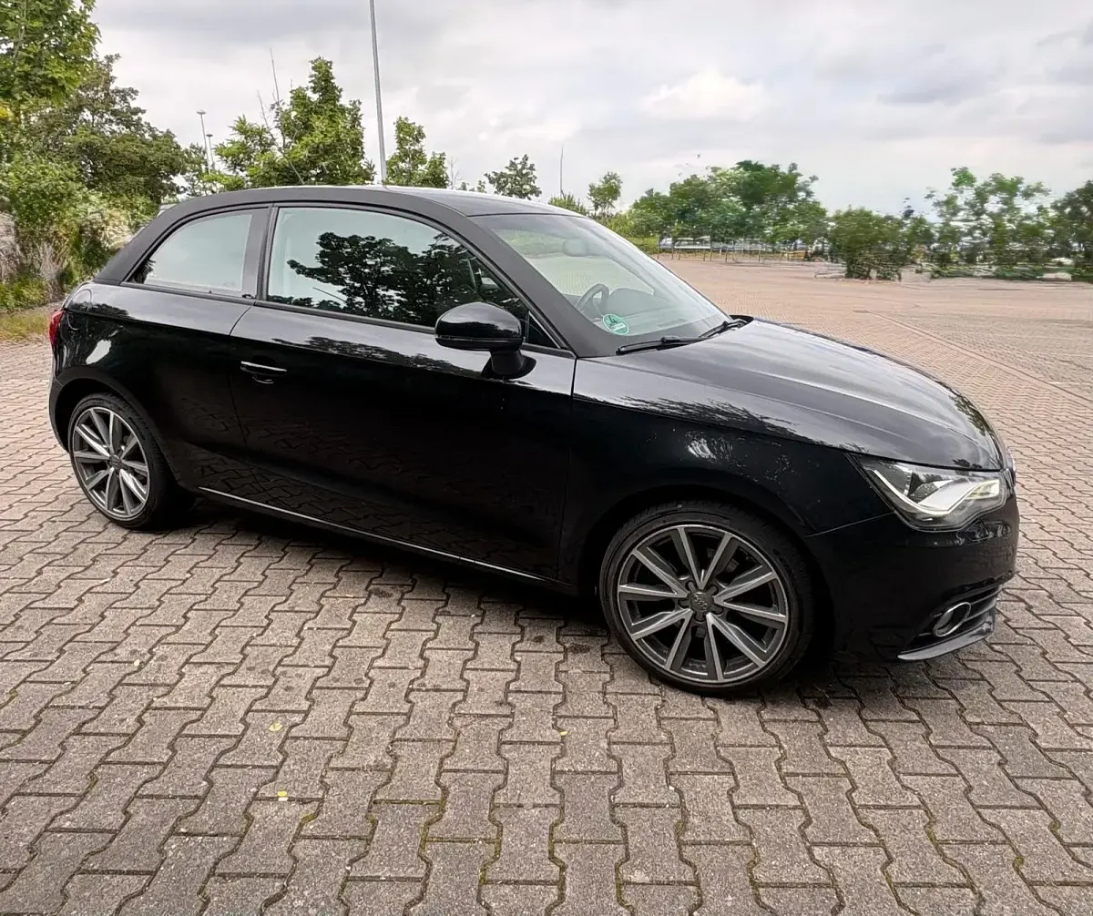 Gebraucht Audi A1 Design 143 PS (105 kW) 2011 Schwarz Kleinwagen