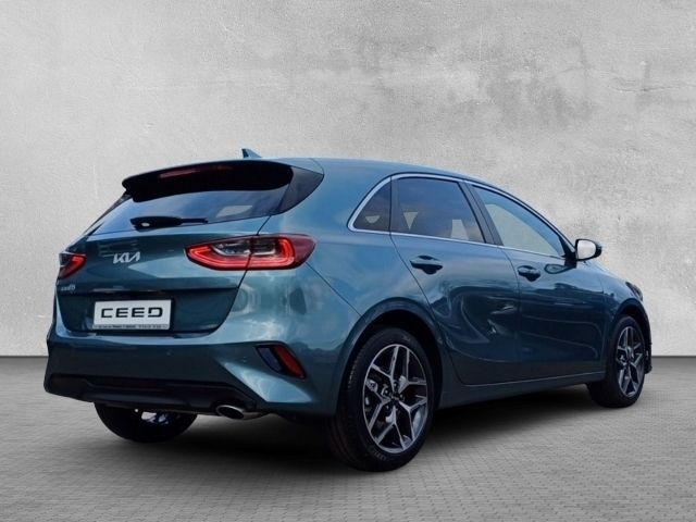 Neu Kia Ceed Style 140 PS (102 kW) 2025 Grau Kleinwagen