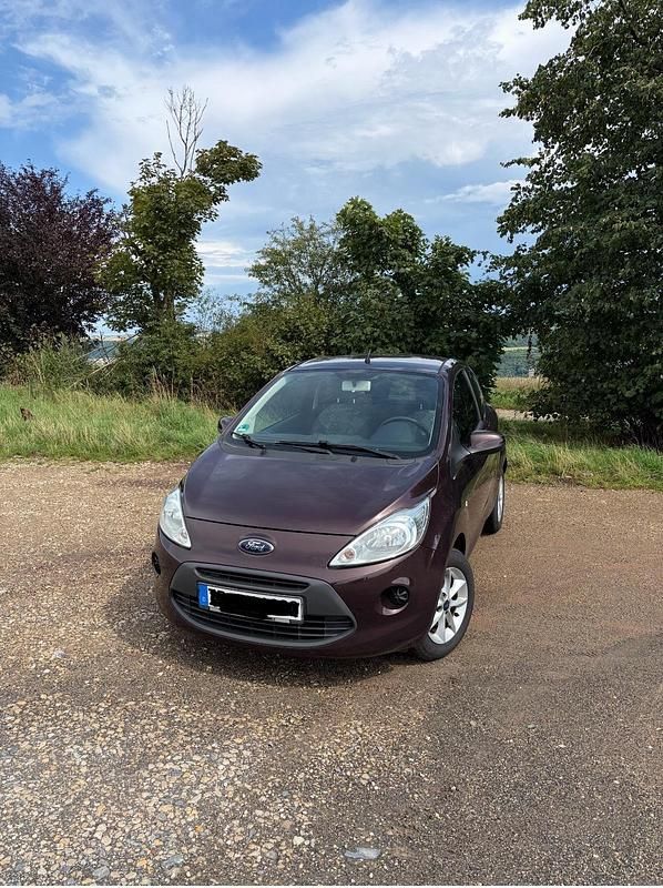 Braun Gebraucht 2013 Ford Ka Cool & Sound Edition Kleinwagen | 3.999 € (Fairer Preis) - Bild 1/4