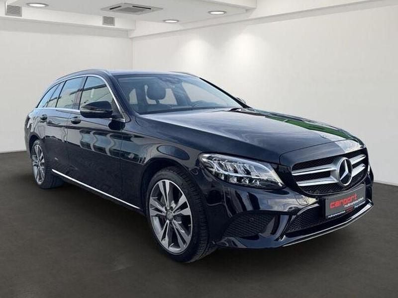 Gebraucht Mercedes C300e Avantgarde 211 PS (155 kW) 2021 Schwarz Limousine