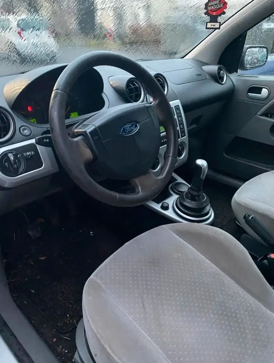 Brugt Ford Fiesta 60 HK (44 kW) 2003 Sølv Hatchback
