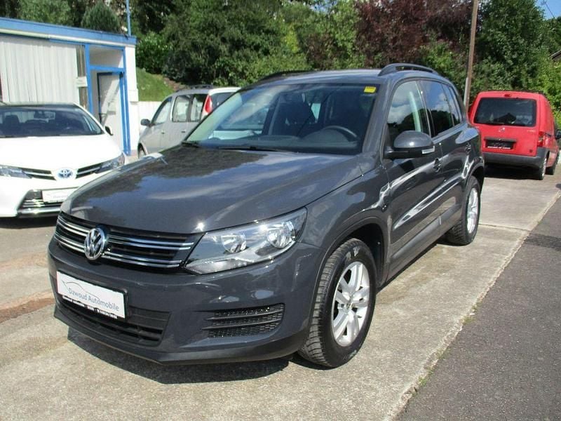 Grau Gebraucht 2014 VW Tiguan Trendline SUV | 11.700 € (Fairer Preis) - Bild 1/4