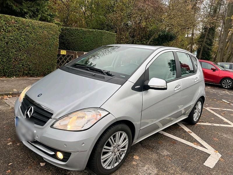 Gebraucht Mercedes A180 116 PS (85 kW) 2009 Silber Limousine