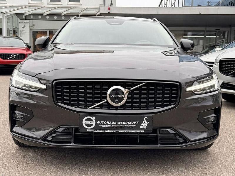 Gebraucht Volvo V60 Plus 197 PS (144 kW) 2025 Grau Kombi