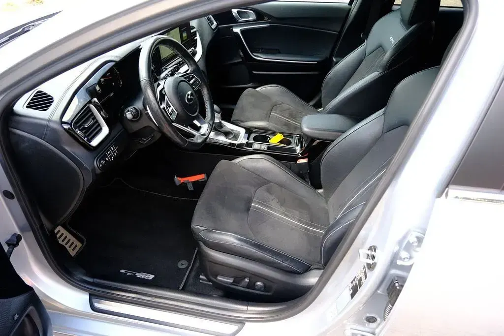 Gebraucht Kia Ceed GT 140 PS (102 kW) 2020 Grau Kleinwagen