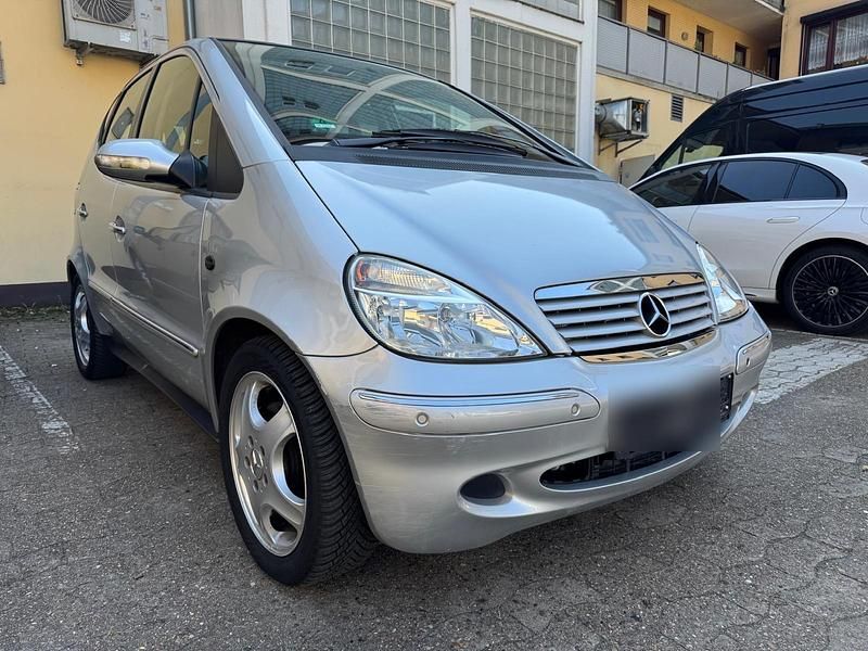 Silber Gebraucht 2003 Mercedes A190 Limousine | 1.599 € - Bild 1/4