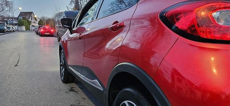 Gebraucht Renault Captur XMOD 122 PS (89 kW) 2015 Rot SUV