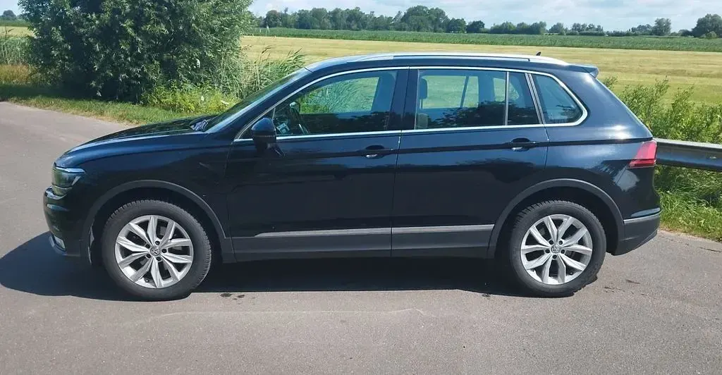 Gebraucht VW Tiguan Highline 150 PS (110 kW) 2016 Schwarz SUV