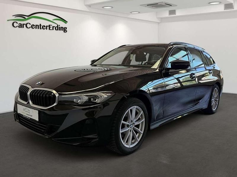 Schwarz ii/bonnet fluid black Gebraucht 2023 BMW 318 Kombi | 28.300 € (Fairer Preis) - Bild 1/4