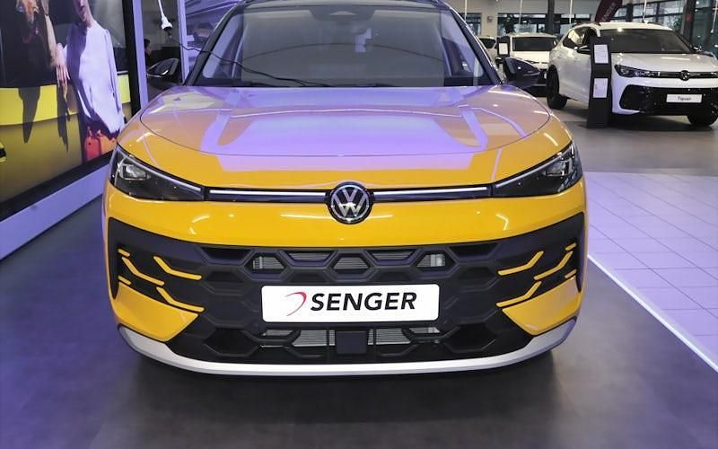 Neu VW T-Roc Life 150 PS (110 kW) 2026 Gelb SUV