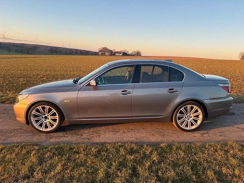 Gebraucht BMW 525 197 PS (144 kW) 2009 Grau Limousine