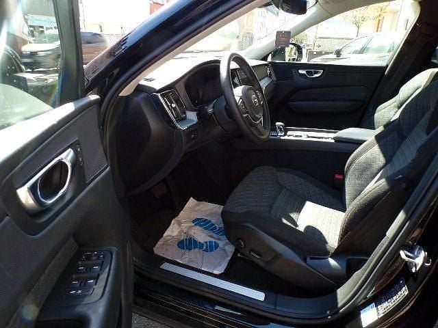 Gebraucht Volvo XC60 Core 197 PS (144 kW) 2023 Schwarz SUV