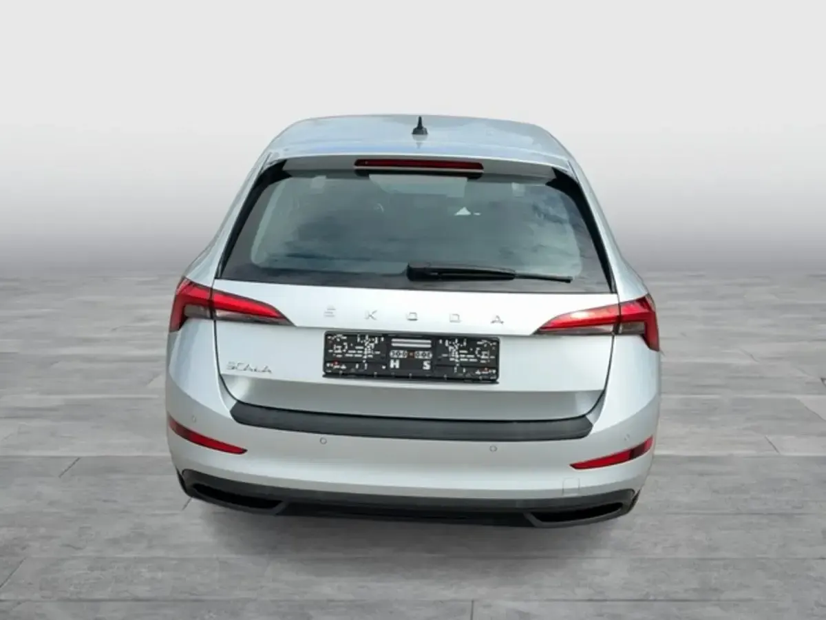 Gebraucht Skoda Scala Tour 110 PS (80 kW) 2023 Brillantsilber metallic Kleinwagen
