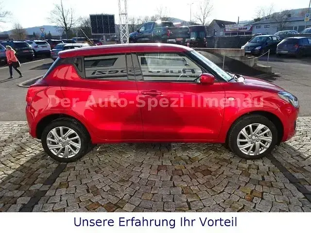 Gebraucht Suzuki Swift Comfort 83 PS (61 kW) 2024 Rot Kleinwagen