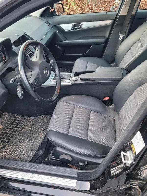 Gebraucht Mercedes C200 184 PS (135 kW) 2010 Schwarz Limousine