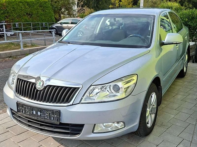 Modra aqua/aqua blau Gebraucht 2010 Skoda Octavia Impuls Edition Limousine | 3.700 € (Fairer Preis) - Bild 1/4