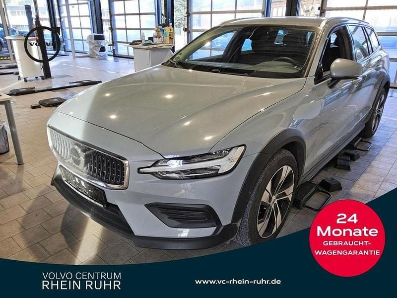 Vapour grey / metallic Gebraucht 2023 Volvo V60 CC Plus Kombi | 34.590 € (Superpreis) - Bild 1/2
