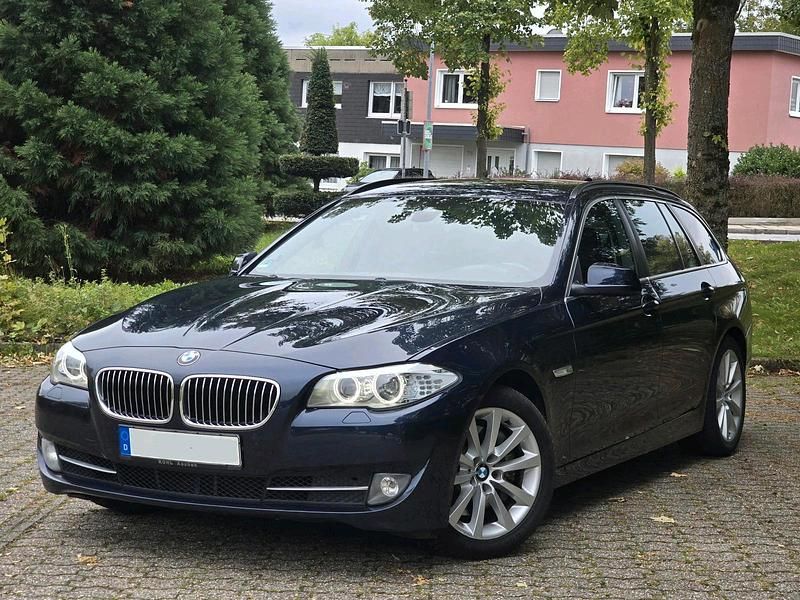 Blau Gebraucht 2013 BMW 525 Kombi | 10.990 € (Guter Preis) - Bild 1/4