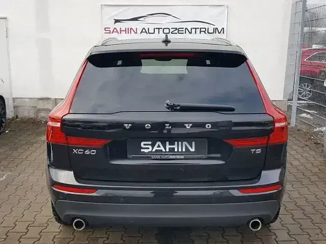 Gebraucht Volvo XC60 Momentum 250 PS (183 kW) 2018 Schwarz SUV