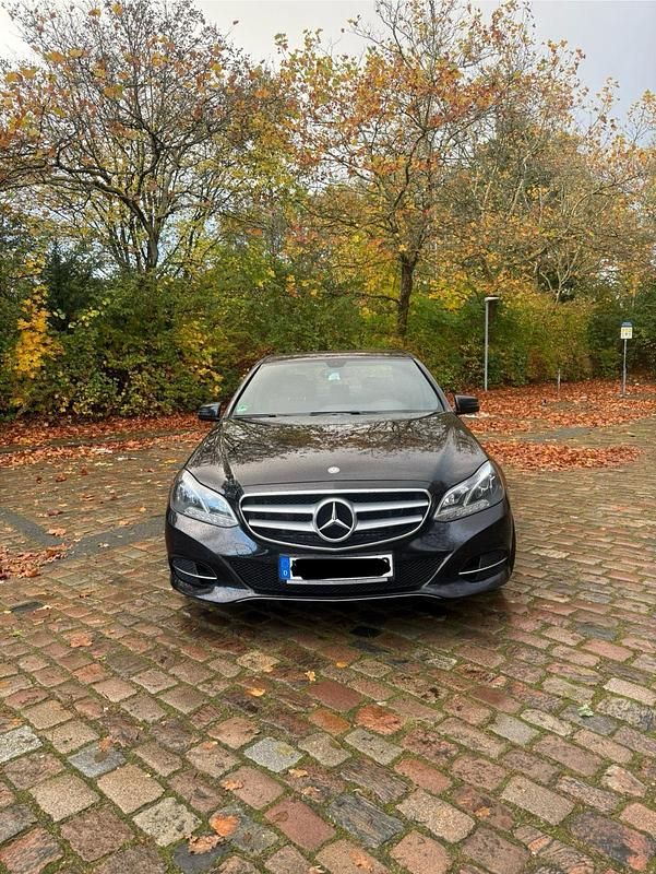 Gebraucht Mercedes E200 Avantgarde 136 PS (100 kW) 2015 Schwarz Limousine