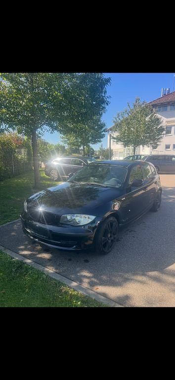 Gebraucht BMW 116 Advantage 122 PS (89 kW) 2010 Schwarz Kleinwagen