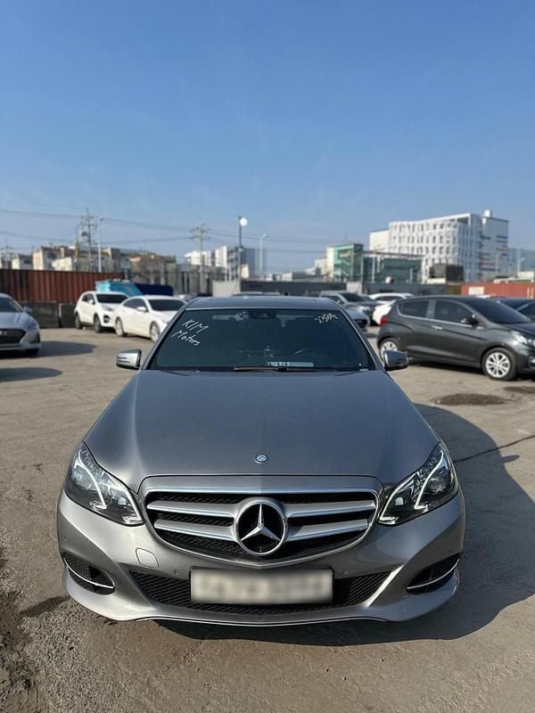 Gebraucht Mercedes E220 170 PS (125 kW) 2014 Grau Limousine