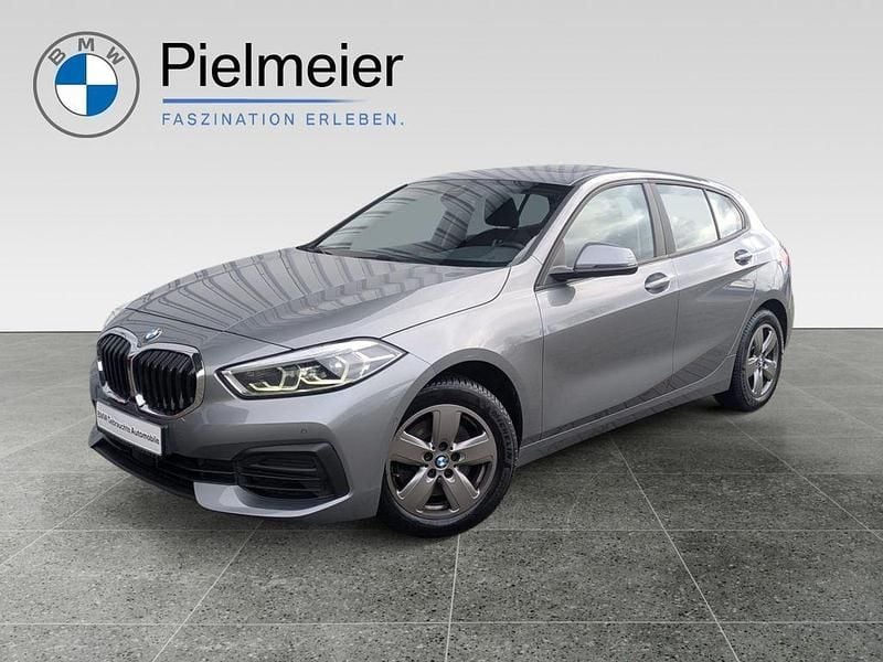 Grau Gebraucht 2022 BMW 118 Advantage Kleinwagen | 17.750 € (Guter Preis) - Bild 1/4