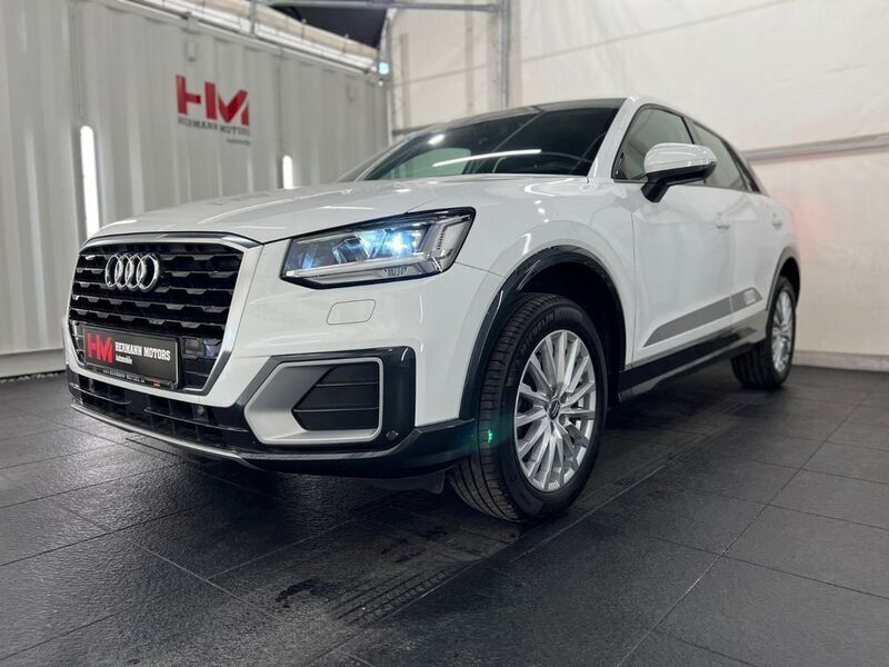 Weiß Gebraucht 2017 Audi Q2 Design SUV | 15.890 € (Fairer Preis) - Bild 1/4