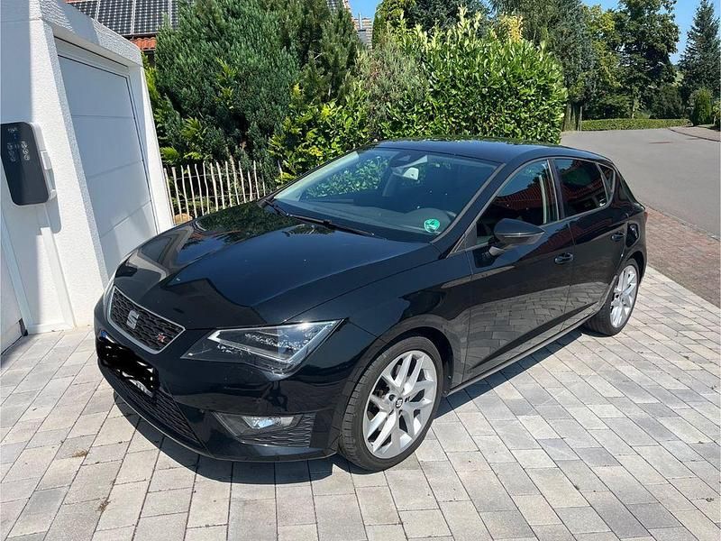 Schwarz Gebraucht 2015 Seat Leon FR Limousine | 10.800 € (Etwas zu teuer) - Bild 1/4