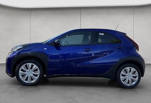 Neu Toyota Aygo X Business Edition 72 PS (52 kW) 2025 Blau SUV