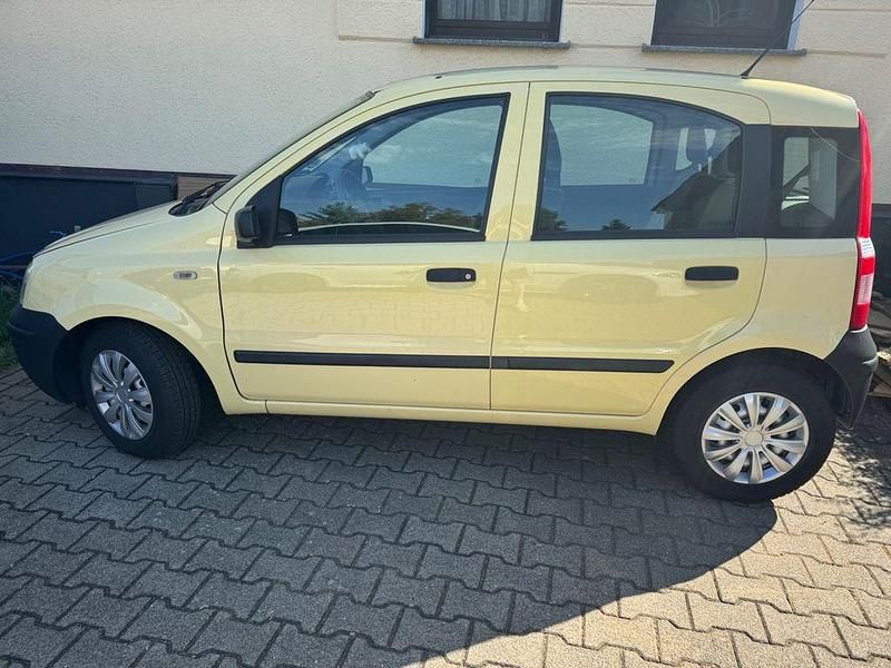 Gelb Gebraucht 2009 Fiat Panda Kleinwagen | 1.990 € (Guter Preis) - Bild 1/4