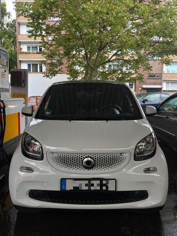 Weiß Gebraucht 2019 Smart ForTwo Coupé Kleinwagen | 11.500 € (Superpreis) - Bild 1/4