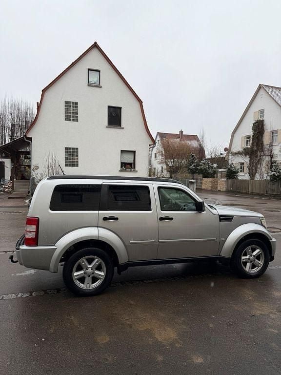 Second-hand Dodge Nitro SE 177 CP (130 kW) 2008 Argintiu SUV