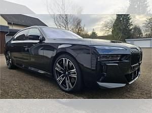 Gebraucht BMW 760 M Performance 571 PS (419 kW) 2023 Schwarz (black sapphire metallic) Limousine