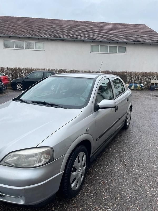 Gebraucht Opel Astra 101 PS (74 kW) 2001 Silber Kleinwagen