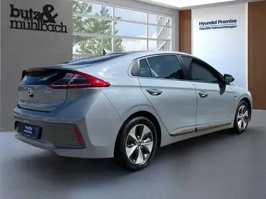 Gebraucht Hyundai Ioniq Premium 88 kW (120 PS) 2018 Aurora grey Kleinwagen