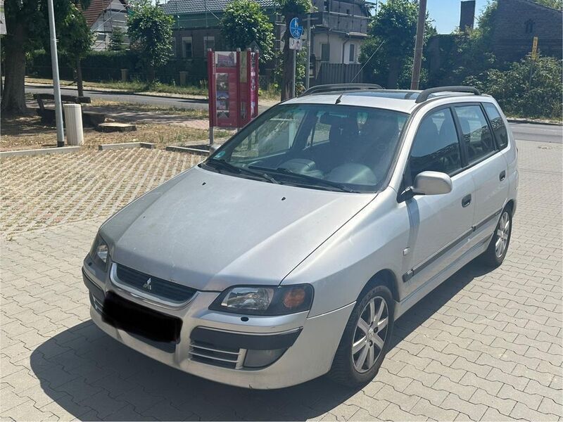 Silber Gebraucht 2004 Mitsubishi Space Star Van / Kleinbus | 3.900 € (Teuer) - Bild 1/4