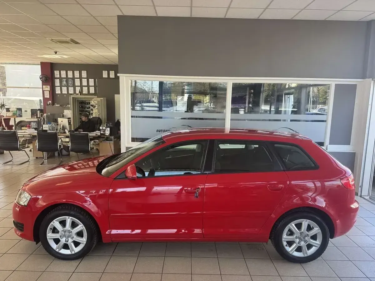 Usata Audi A3 102 CV (75 kW) 2009 Rosso Utilitaria